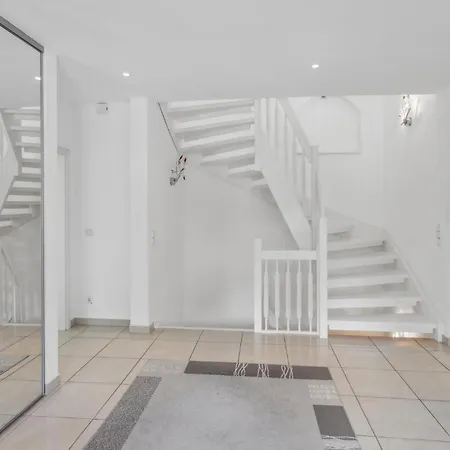4 Bedroom Amazing Home In Dassendorf *