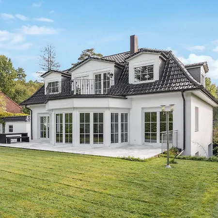 Dom wakacyjny 4 Bedroom Amazing Home In Dassendorf